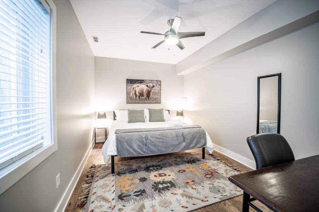 Holiday home Contemporary 2br2ba W-king - Den - Private Entry-yard *