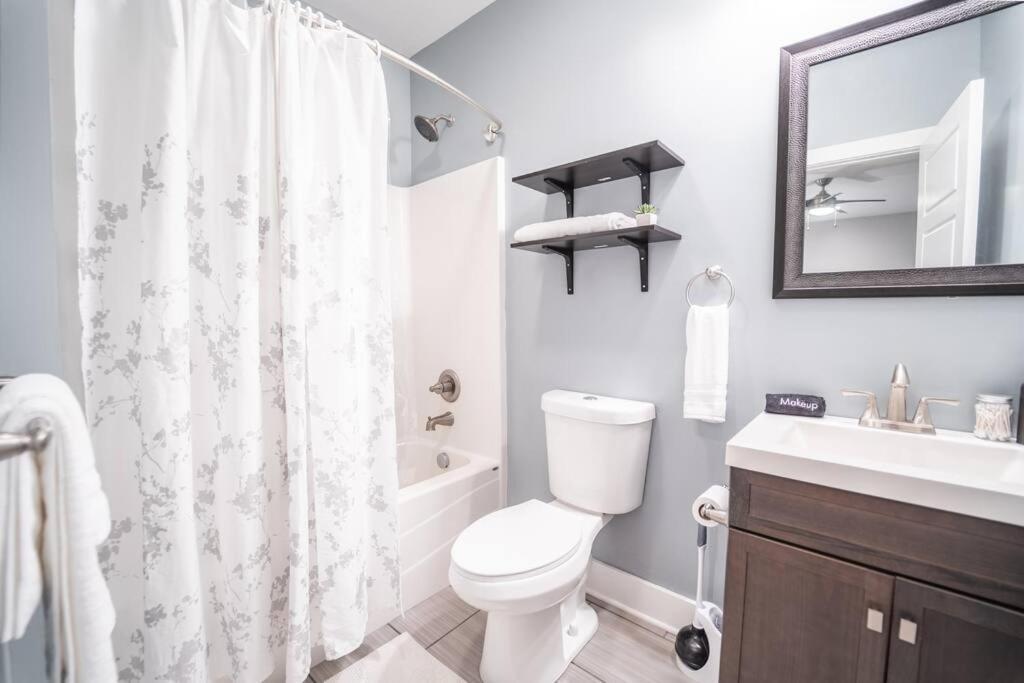 Holiday home Contemporary 2br2ba W-king - Den - Private Entry-yard