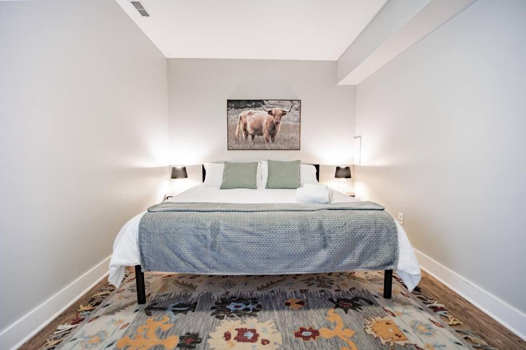 Contemporary 2br2ba W-king - Den - Private Entry-yard Сasa de vacaciones *