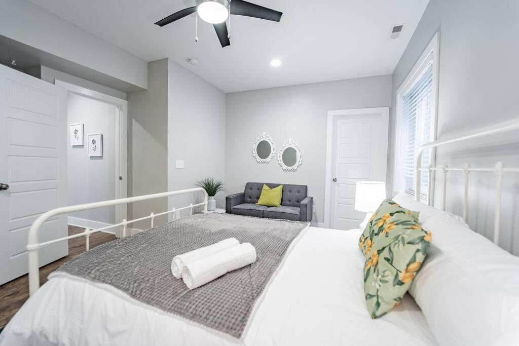 Сasa de vacaciones Contemporary 2br2ba W-king - Den - Private Entry-yard